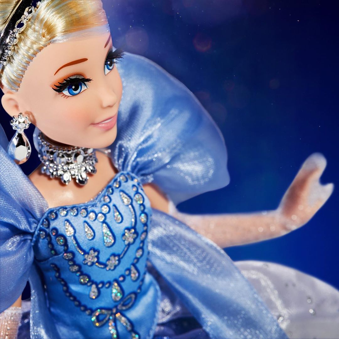 Disney Princess Style Series Holiday Style Cinderella is