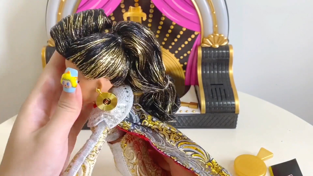 All About Lol Omg Remix Collector Doll Jukebox B B 2020 Youloveit Com