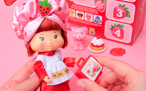 New Strawberry Shortcake fashion dolls 2024