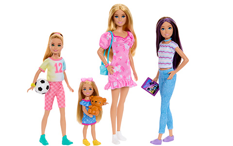 Barbie family set 2024 with Barbie, Skipper, Stacie, and Chelsea dolls