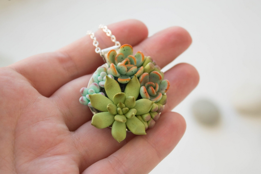 Succulents and Cacti in Jewelry, Hair Accessories and Decor