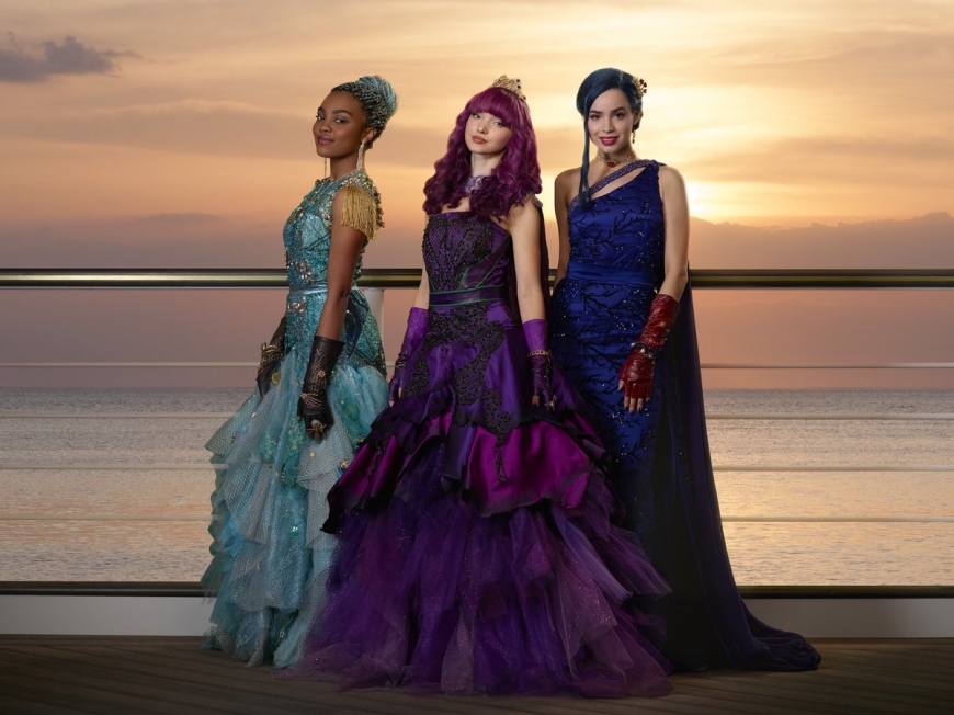 Disney Descendants 2 Mal? Uma and Evie cotillion