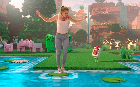 Supergirl star sang a song about biggest graphical update of Minecraft - The Super Duper Graphics Pack