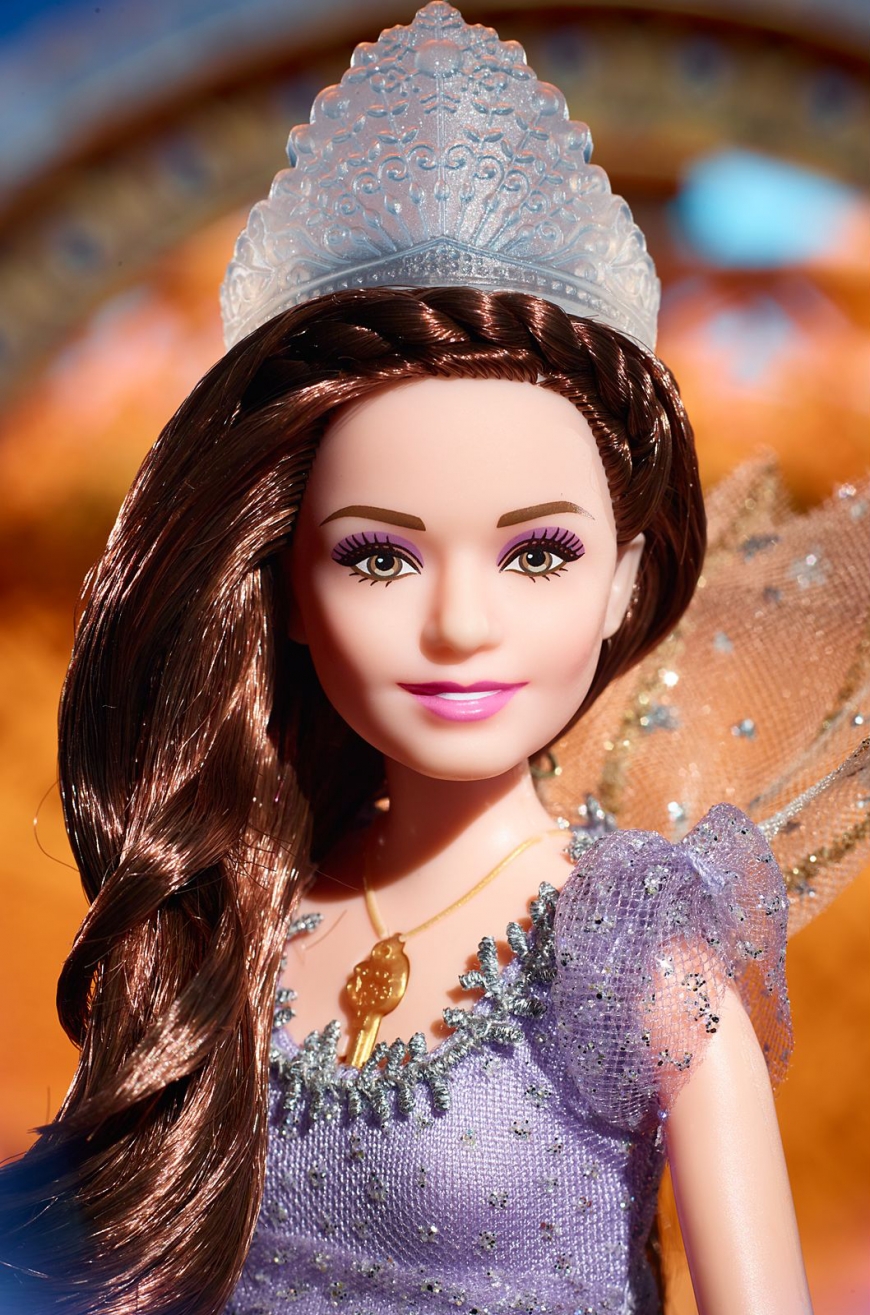 Disney Clara's Light-Up Dress Barbie The Nutcracker and the Four Realms Doll
