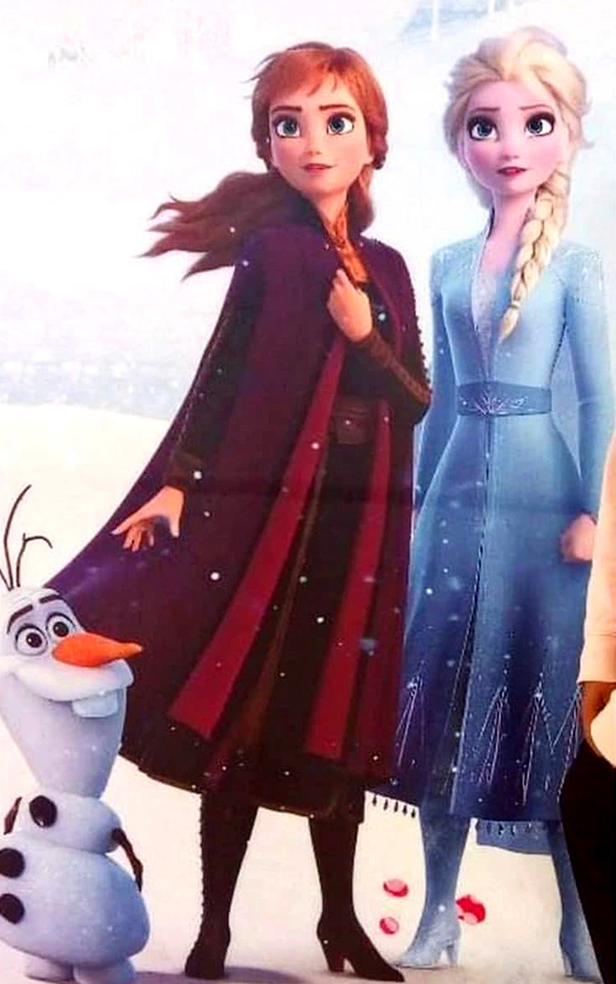 Annd and Elsa full bofy image Frozen 2