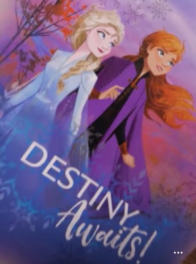 Frozen 2 new pictures of Elsa and Anna