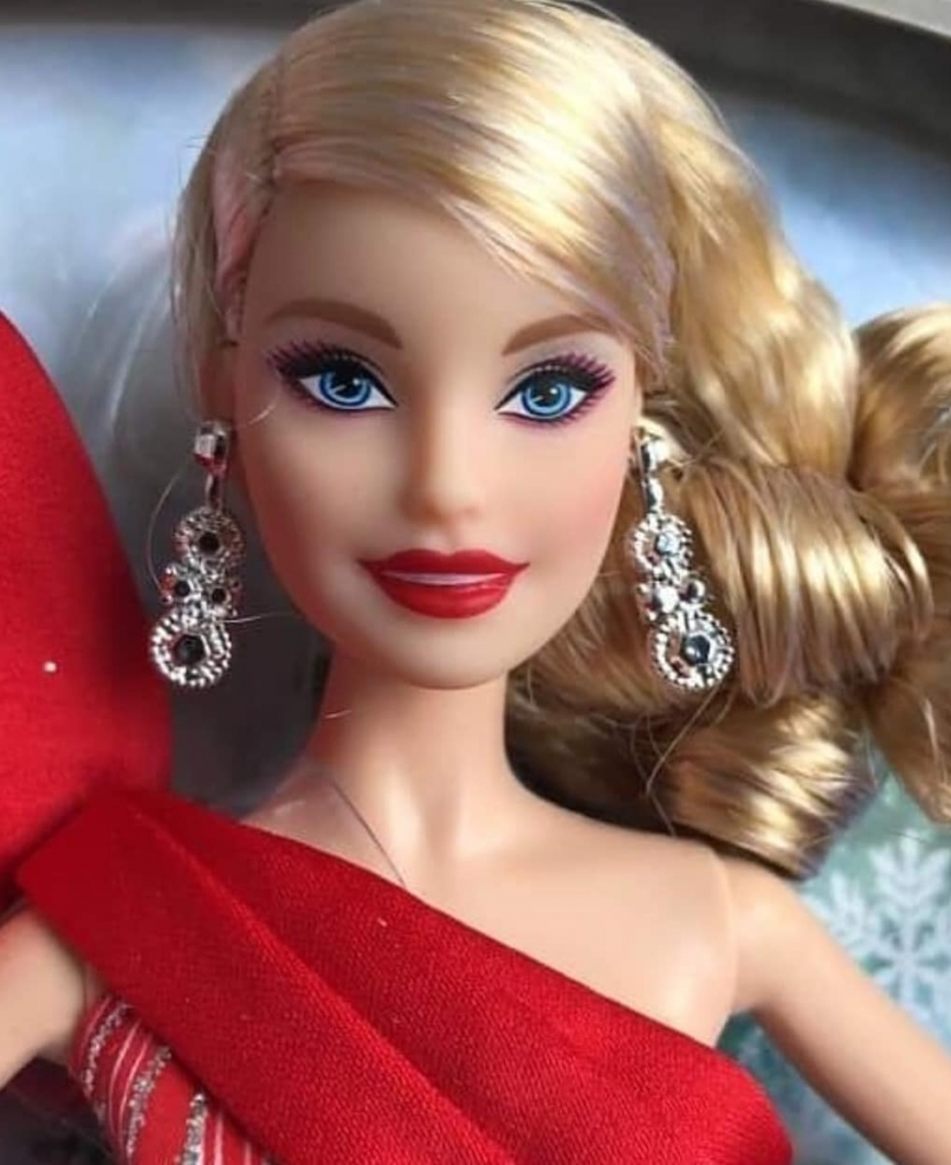 Holiday Barbie 2019
