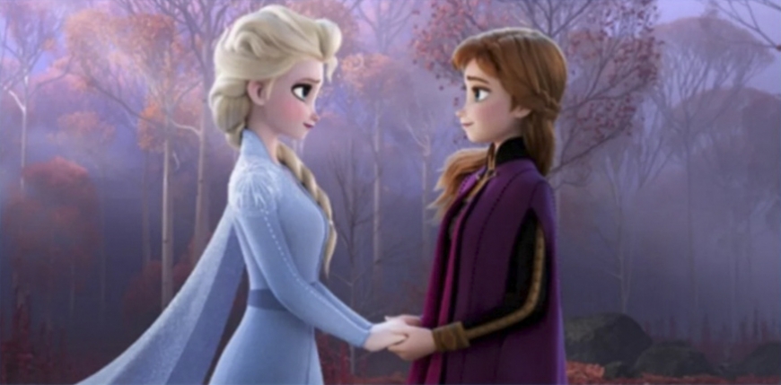 Anna and Elsa holding hands in Frozen 2 picture