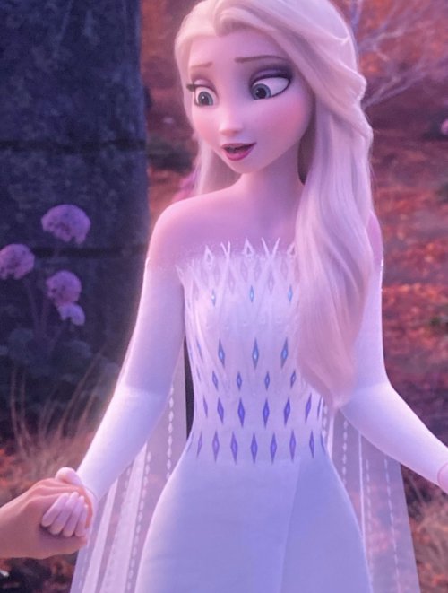 Frozen 2 final Elsa snow Queen Fifth element look