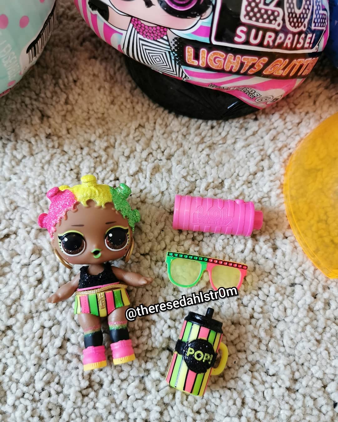 First live images of new LOL Surprise Lights Glitter dolls and