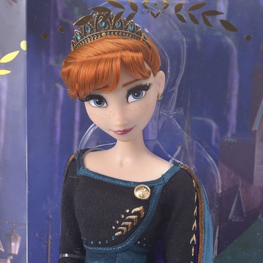 Updated with links. New detailed pictures of Elsa and Anna Frozen 2 17” Limited Edition dolls - Elsa Snow Queen and Anna Queen dolls
