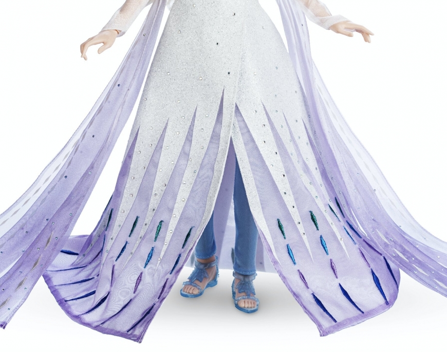 Frozen 2 Elsa white dress limited edition doll