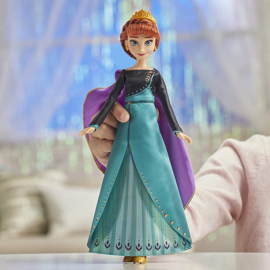 Frozen 2 Anna queen doll singing