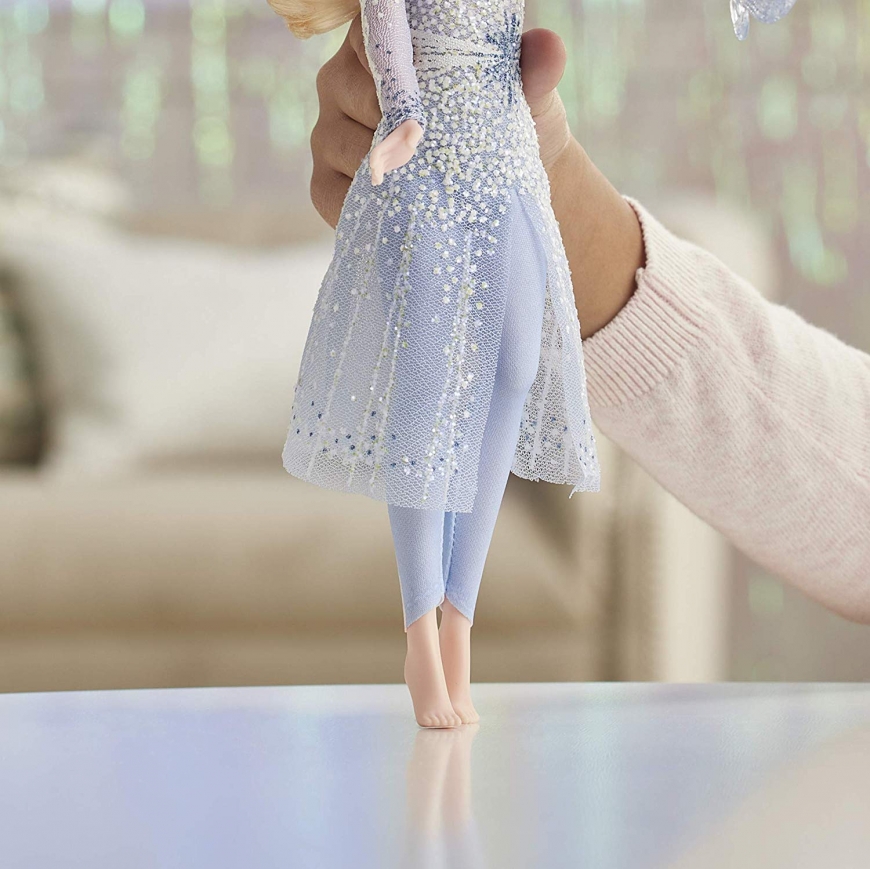 Frozen 2 Magical Discovery Elsa Doll with Lights and Sounds, elsa with ponytail barefoot