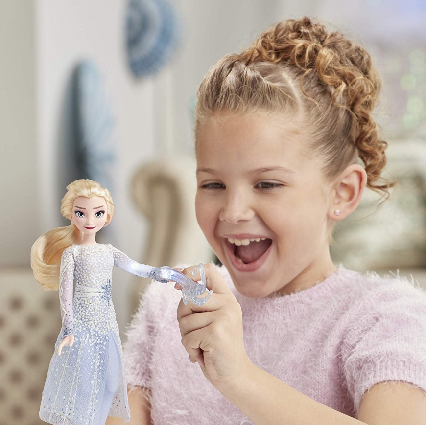 Frozen 2 Magical Discovery Elsa Doll with Lights and Sounds, elsa with ponytail barefoot