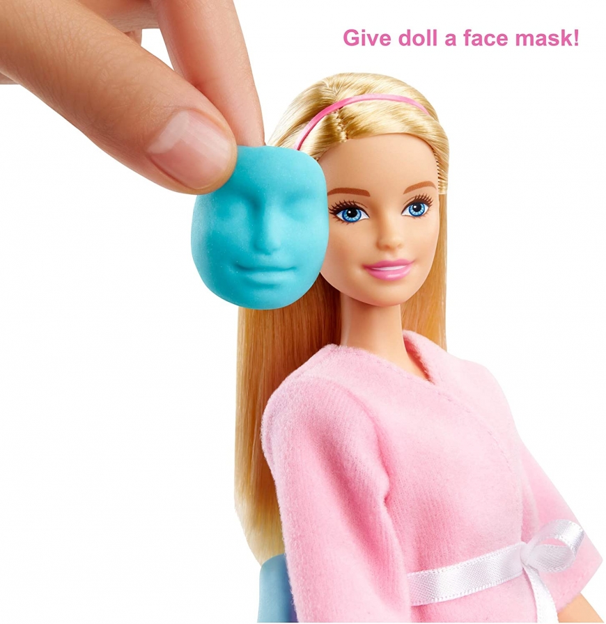 Barbie face masks playset