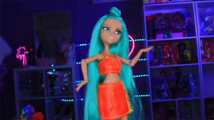 Comparison of Rainbow High dolls with OMG, Barbie and Monster High dolls