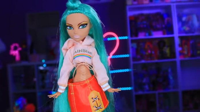 Comparison of Rainbow High dolls with OMG, Barbie and Monster High dolls