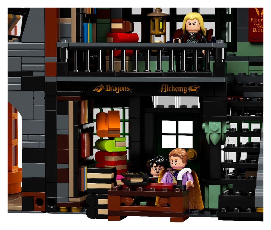 Huge LEGO Harry Potter Diagon Alley 75978 set 2020