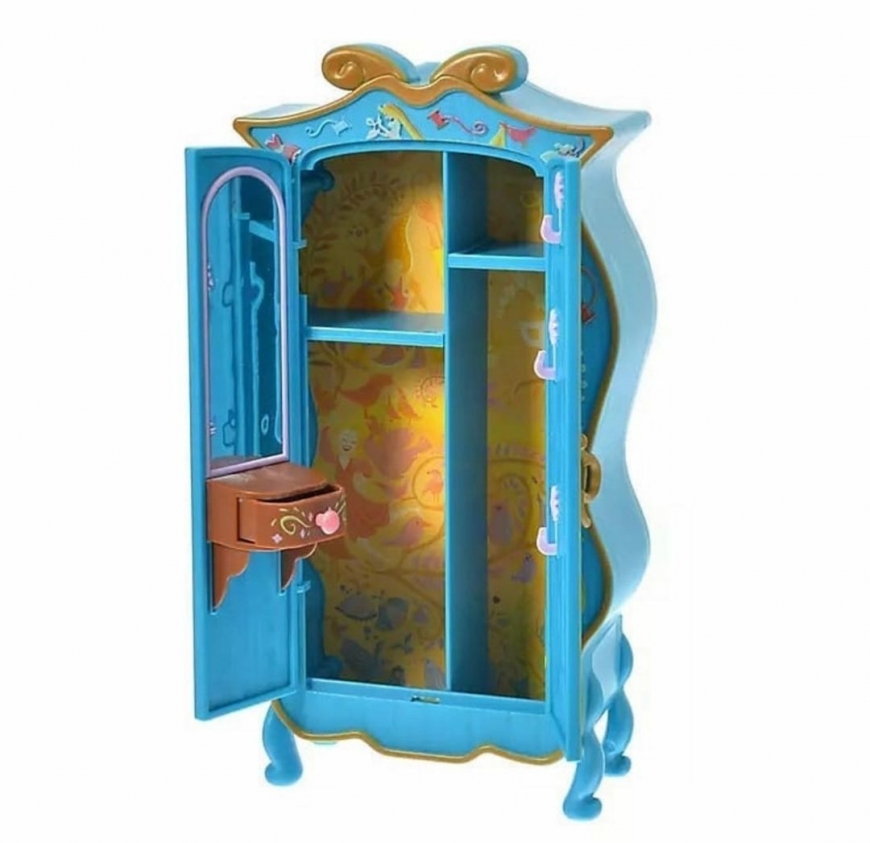 Rapunzel Disney Store Wadrobe Vanity Playset