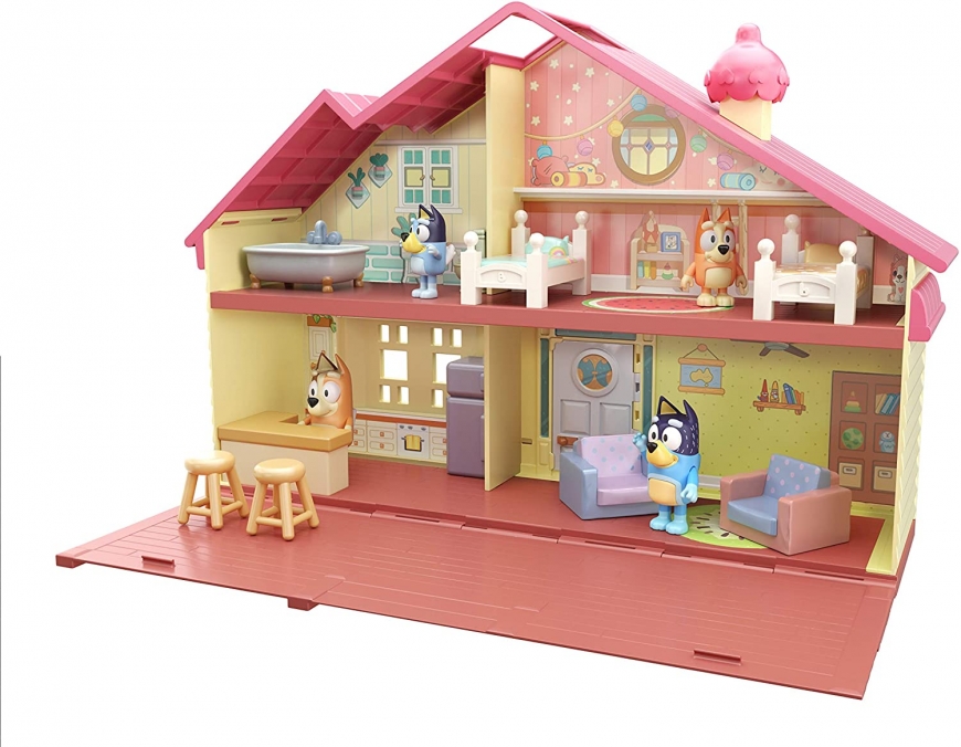 Bluey Mega toy house with 4 figures