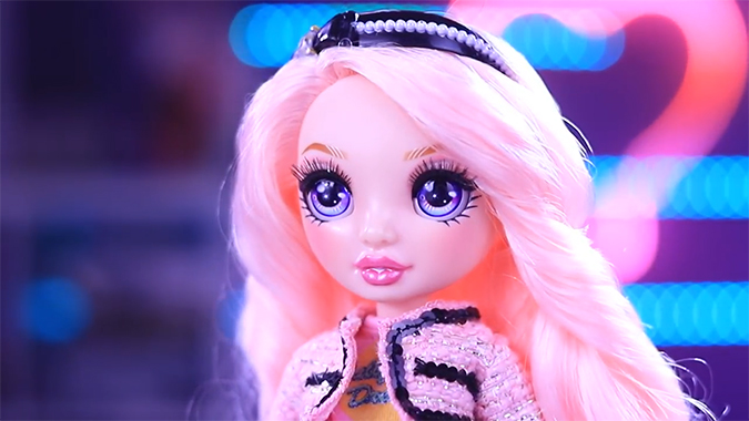 Rainboe High Pink doll Bella Parker