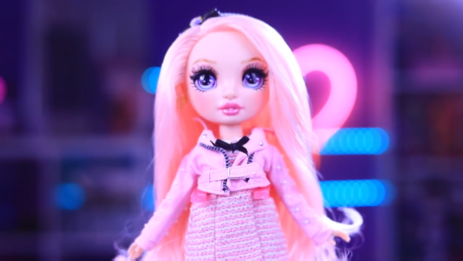 Rainboe High Pink doll Bella Parker