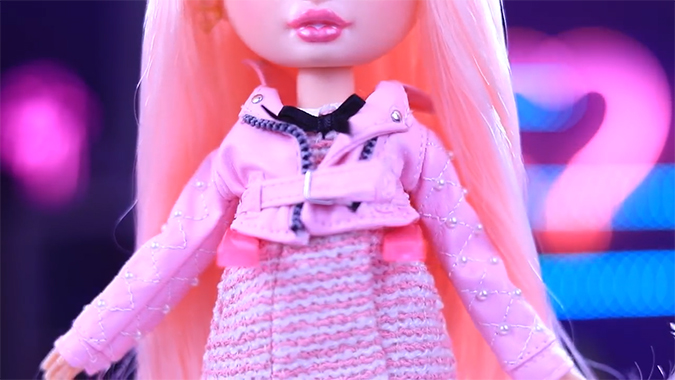 Rainboe High Pink doll Bella Parker