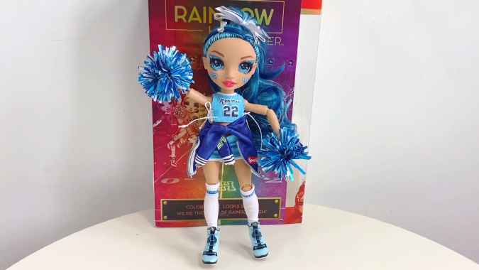 Rainbow High Cheer Skylar Bradshaw unboxing pictures