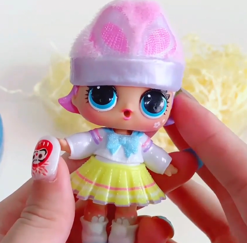 LOL Surprise Spring Sparkle Bunny Hun doll unboxing pictures