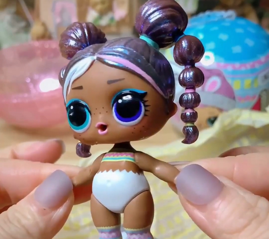 LOL Surprise Spring Sparkle Chick-A-Dee doll unboxing pictures