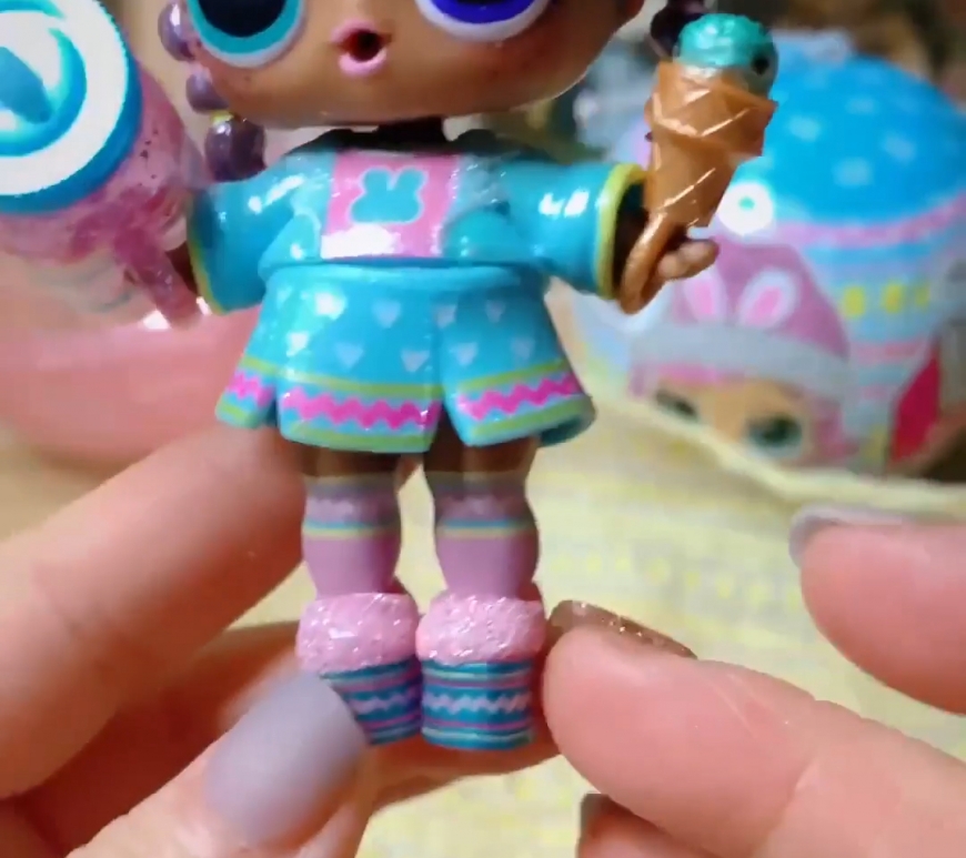 LOL Surprise Spring Sparkle Chick-A-Dee doll unboxing pictures