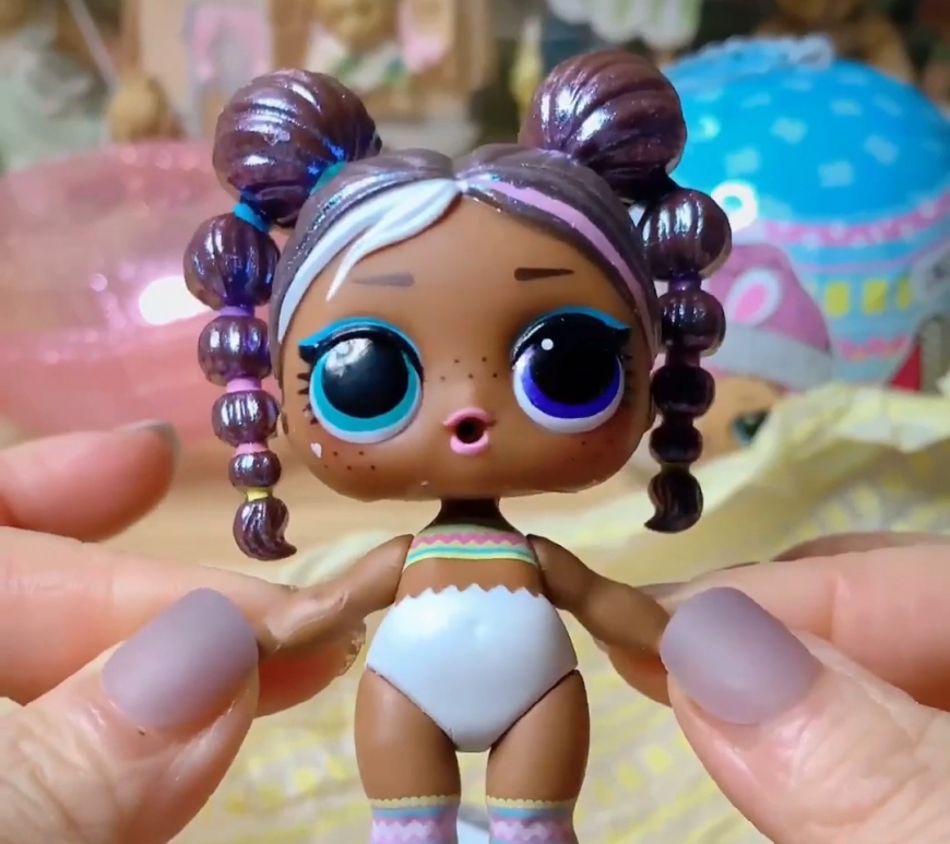 LOL Surprise Spring Sparkle Chick-A-Dee doll unboxing pictures