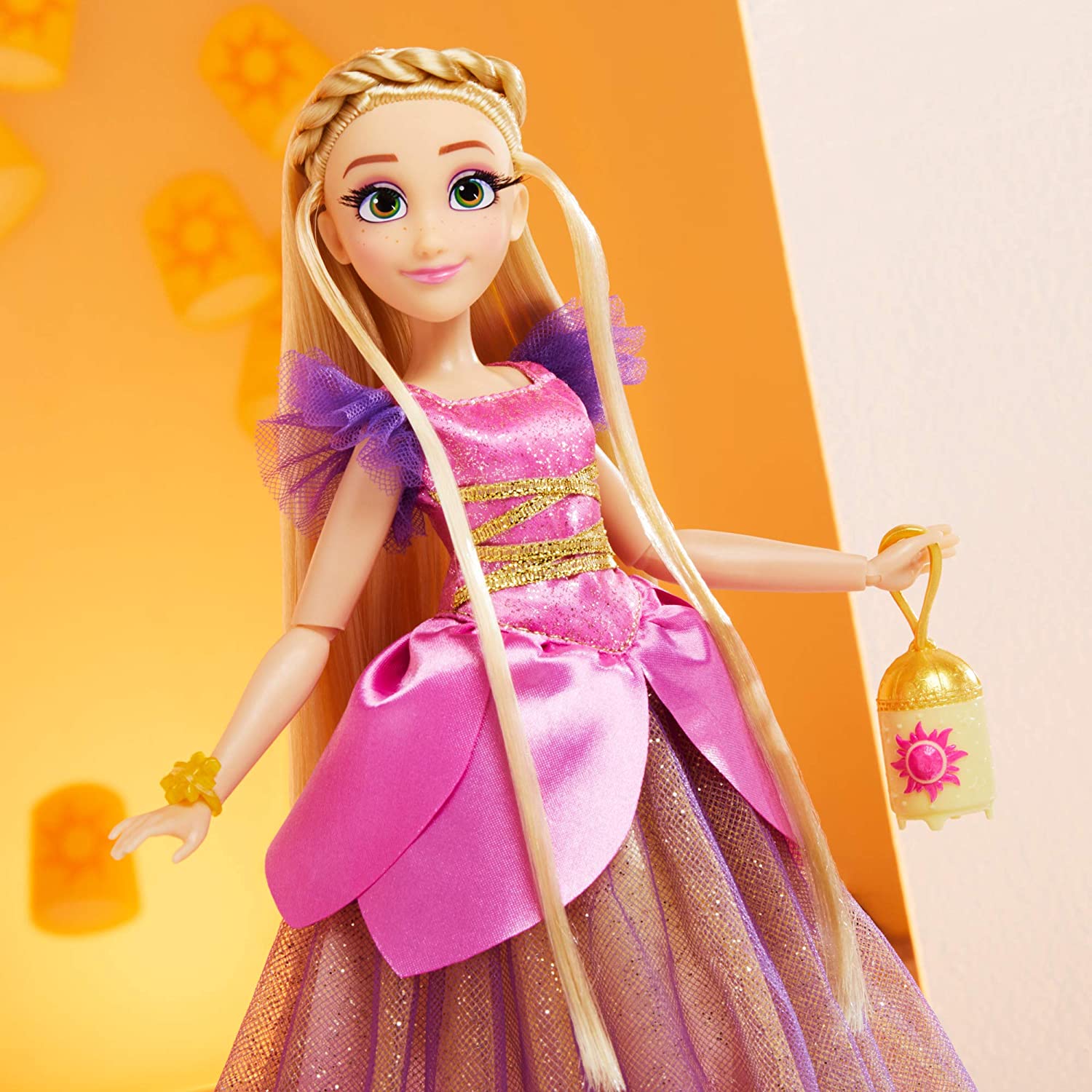 Disney Princess Tangled Rapunzel Fashion Doll Gown Brush Crown  2011 T3244 NEW 