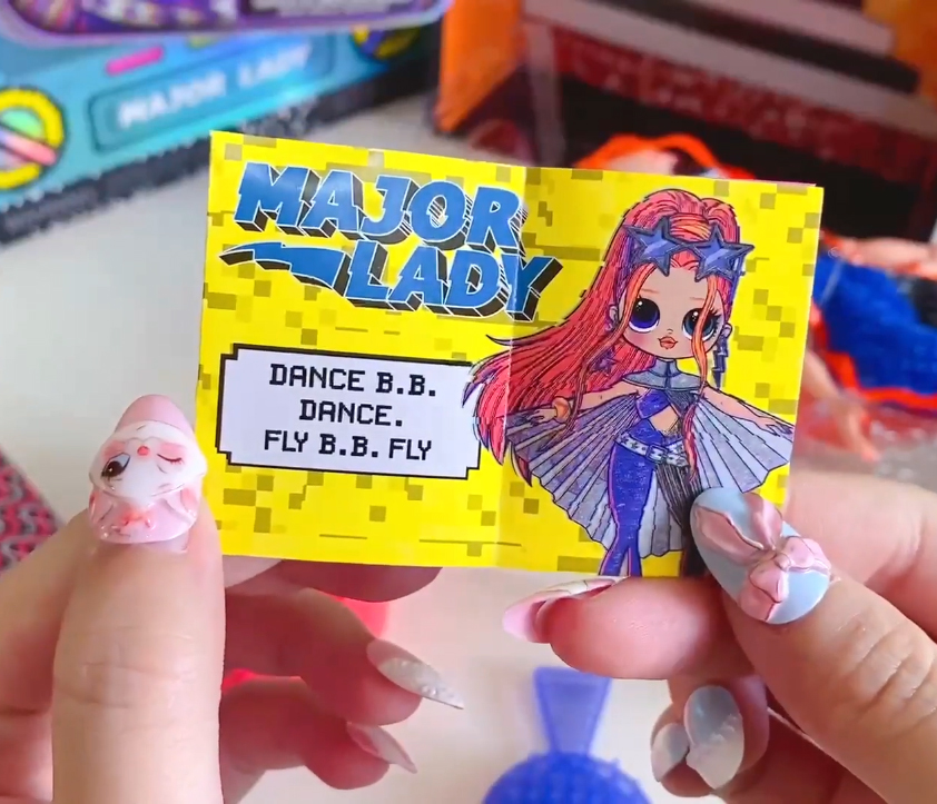 LOL OMG Dance Dance Dance Major Lady doll unboxing pictures