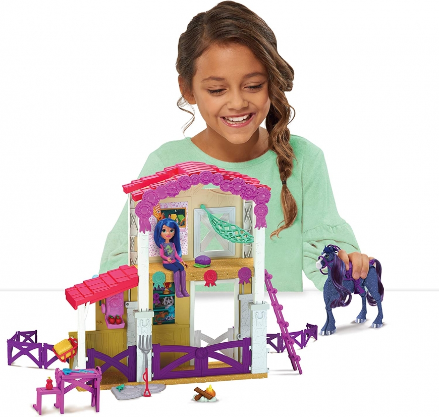 Winner's Stable Camp Clover Barn Playset