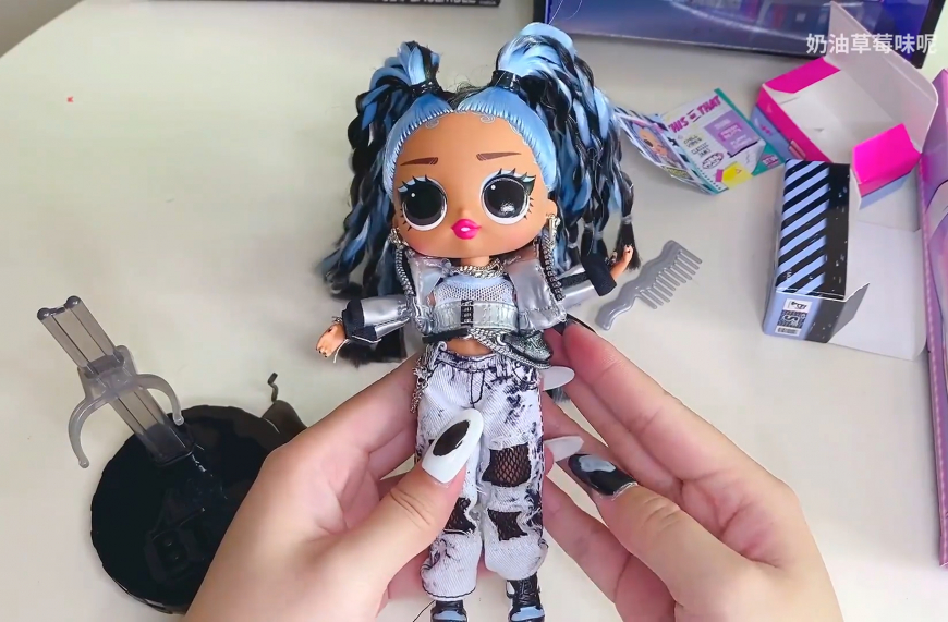 LOL BTW Freshest doll unboxing