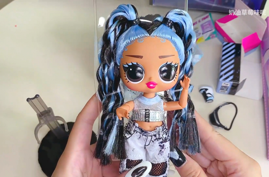 LOL BTW Freshest doll unboxing