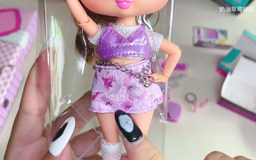 LOL  BTW Fancy Gurl doll