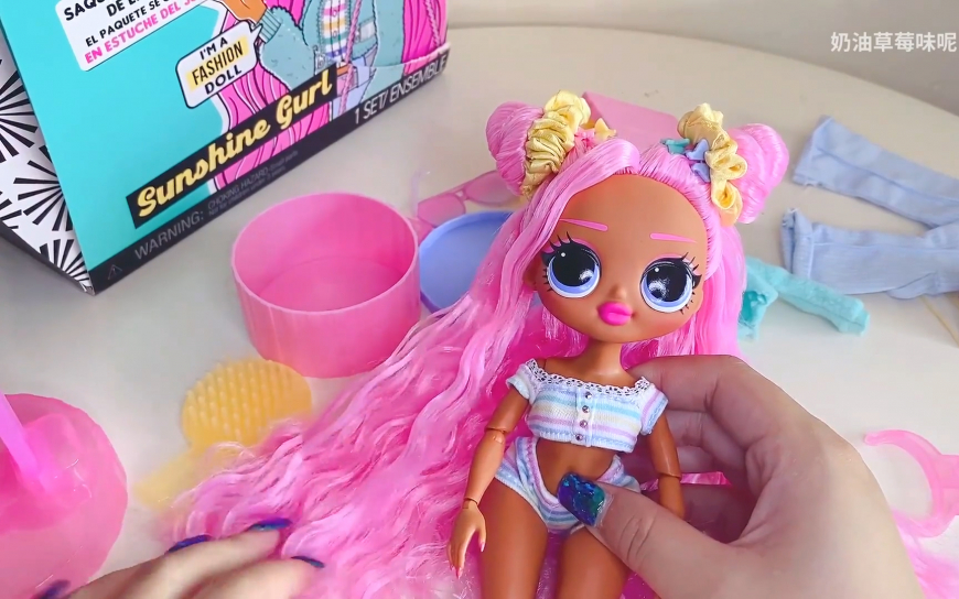 OL OMG Sunshine Gurl doll unboxing pictures