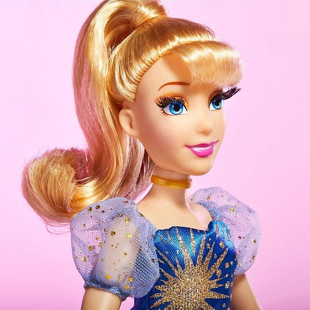 Disney Princess Style Series Ultimate Princess Celebration Cinderella doll
