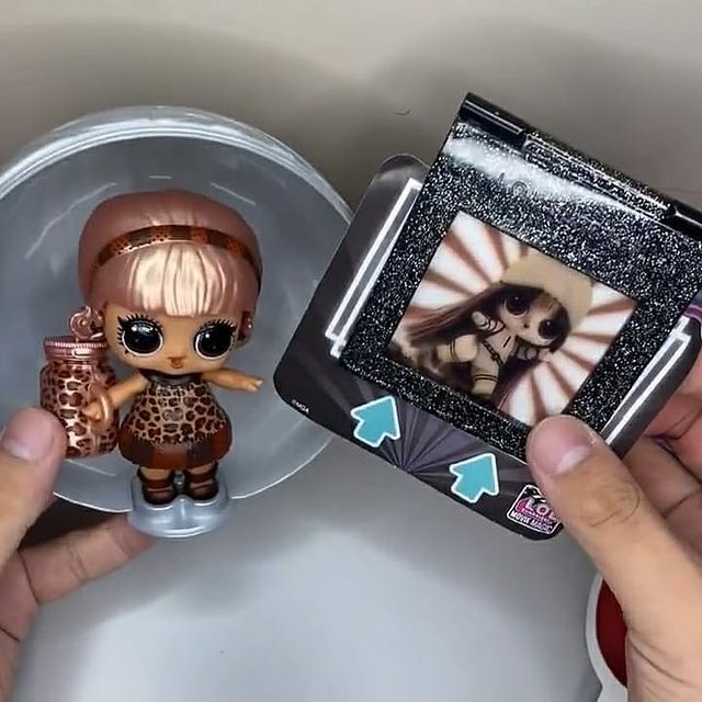 LOl Movie Magic dolls unboxing