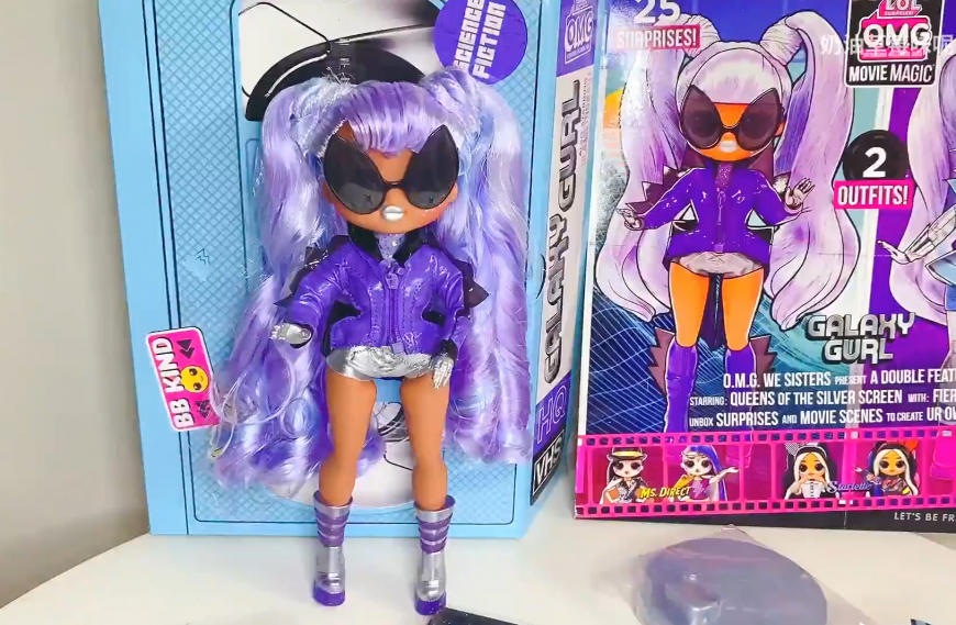 LOL OMG Movie Magic Galaxy Gurl doll uboxing