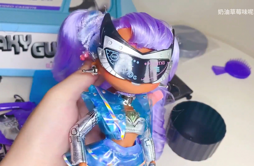 LOL OMG Movie Magic Galaxy Gurl doll uboxing