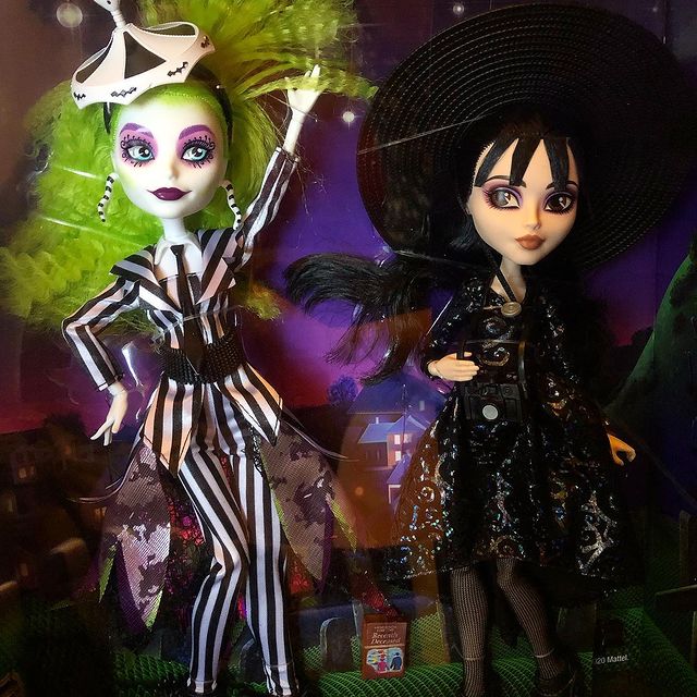 Monster High Beetlejuice Collector 2021 doll in real life