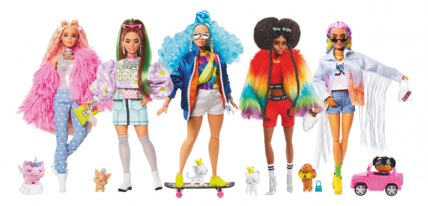 Barbie Extra 5 pack doll set with exclusive Barbie Extra curvy doll
