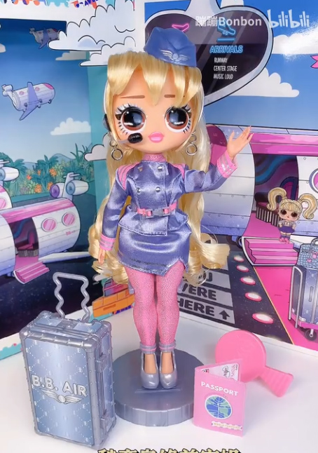 LOL OMG World Travel Fly Gurl doll unboxing pictures