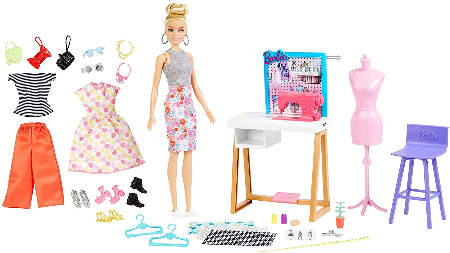 Play Barbie, Elsa and Draculaura: Fashion Challenge, a game of Barbie