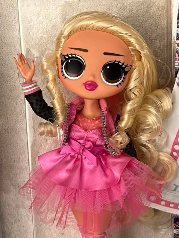  L.O.L. Surprise! OMG Movie Magic Fashion Dolls 2-Pack Tough  Dude and Pink Chick with 25 Surprises Including 4 Fashion Looks, 3D  Glasses, Accessories and Reusable Playset - Great Gift for Ages