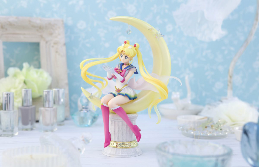 Pretty Guardian Sailor Moon Eternal the Movie Super Sailor Moon Bright Moon and Legendary Silver Crystal FiguartsZERO stunning figure